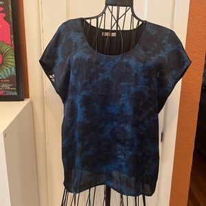 Hinge Floral Sleeveless top with Lace Back-Size S